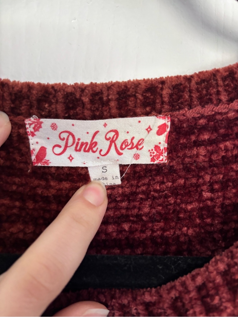 Pink Rose sweater - Picture 3 of 4